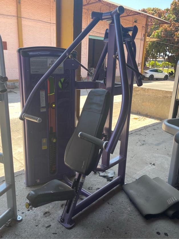 Used Cybex VR3 Chest Press